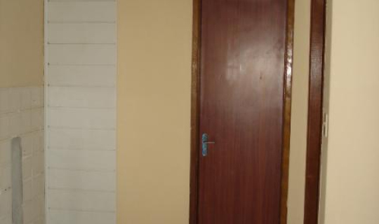 Porta de acesso ao banheiro FotoID 45544