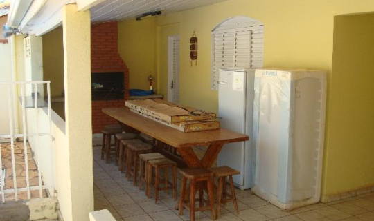 Area de churrasco com banheiro externo FotoID 8694